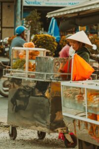 describe an outdoor market where you bought something